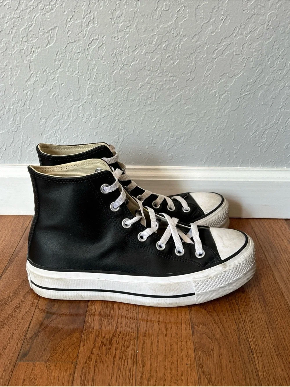 Converse Chuck Taylor Sneakers High Top Platform Leather Women’s Size 7.5 Black - Picture 5 of 12